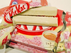 kitkats1005_11.jpg